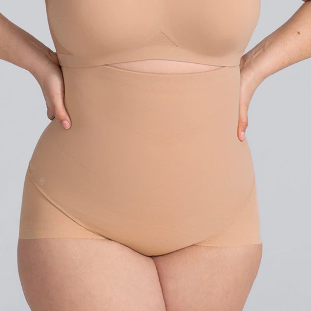 HoneyLove SuperPower Brief in Sand size M